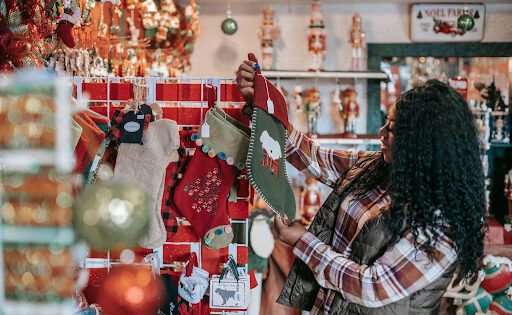 Common Holiday Shopping Mistakes to Avoid: 2026 Guide